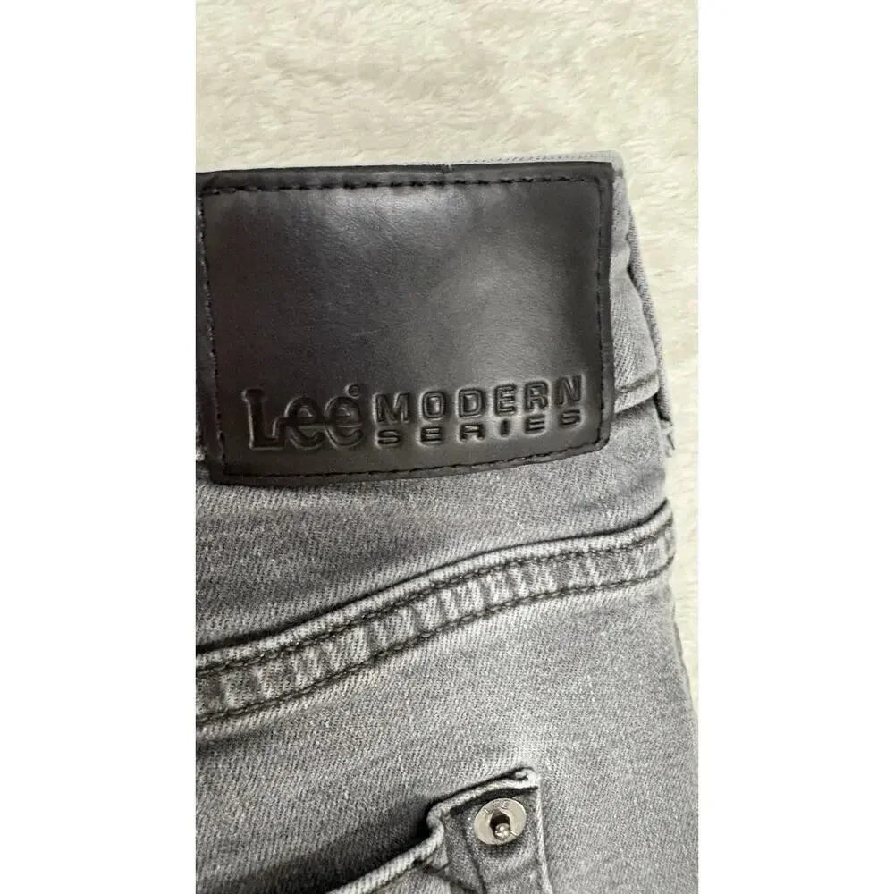 Lee modern series